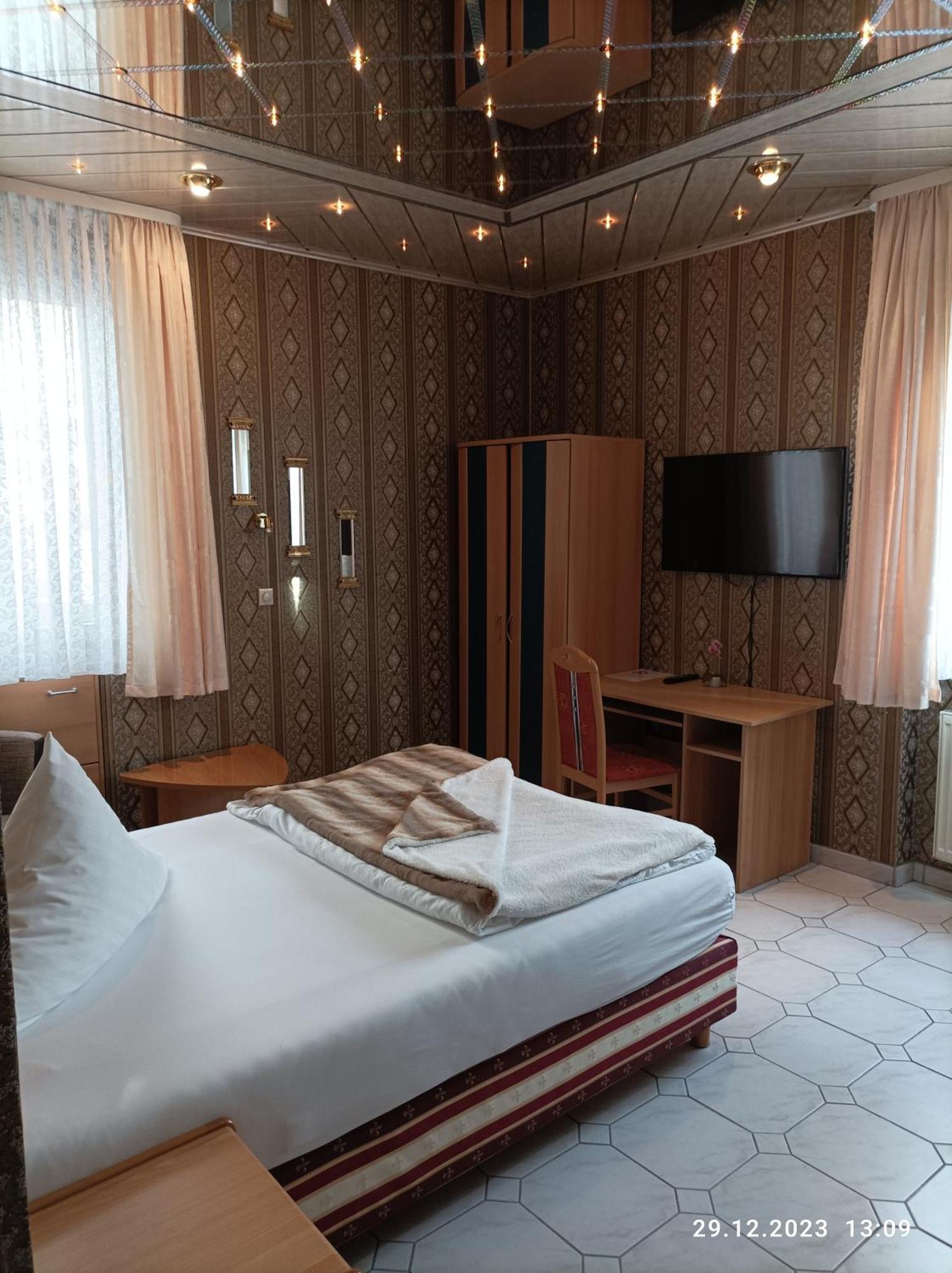 Central Hotel Schwetzingen Buitenkant foto